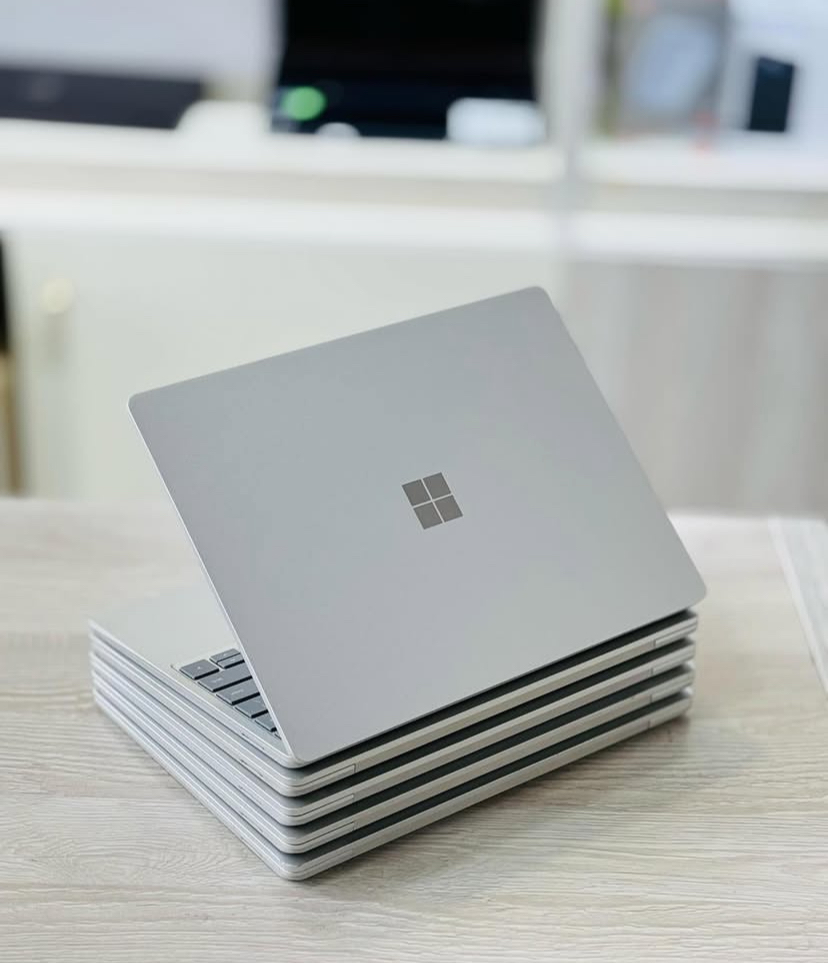 Microsoft Surface Go 2 10.5" Touch-Screen - Intel Pentium - 4GB RAM 64GB ROM Wins 10